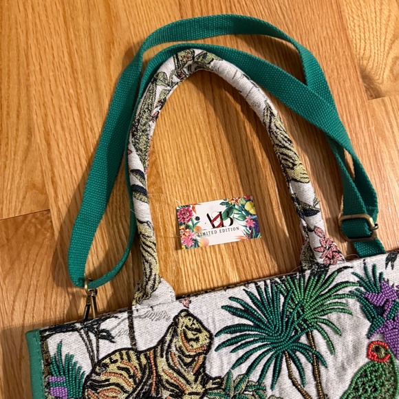 Limited Edition Viral Safari Beaded Bag - Picture 4 of 10